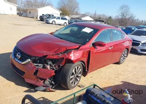 2016 Nissan Altima 2.5 Sv z USA, uszkodzony, nr VIN 1N4AL3AP1GC275187